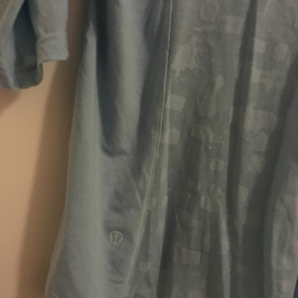 🚫 SOLD🚫 Lululemon Atletica Shirt Size 6